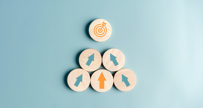 Business Achievement pyramid arrows pointing to target 619153807 1